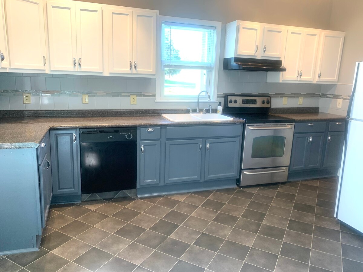 Photo - 518 S Main St