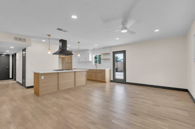 Photo - 3925 Verdugo Ln