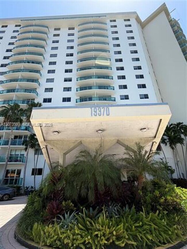 Photo - 19370 Collins Ave