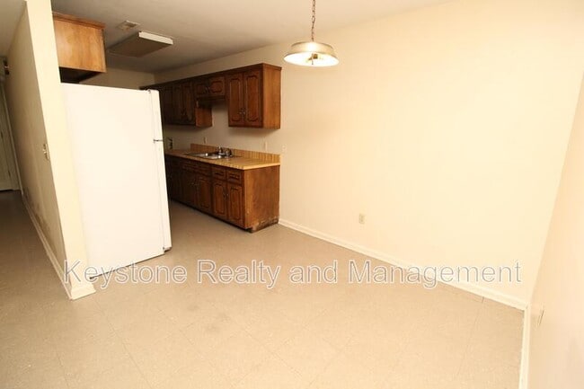 Photo - 1935 High St