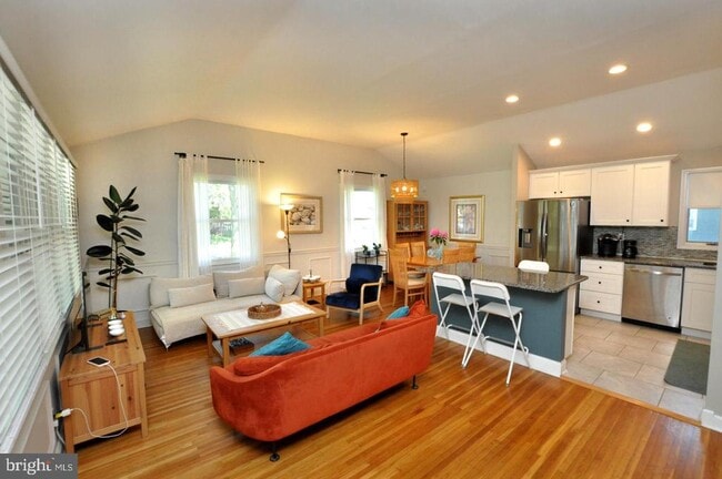 Photo - 101 Tarlton Ct