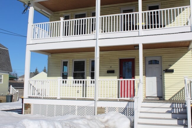 Building Photo - 18 Sherwood Rd Unit 1