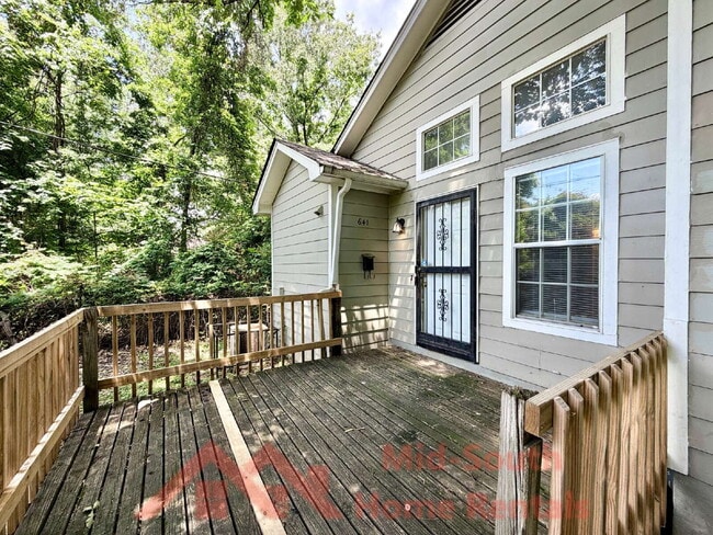 Photo - 641 Lagrange Pk Cv