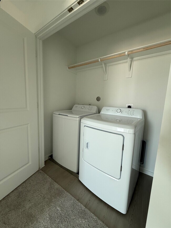 Photo - 3061 Fantasy Ter Dr