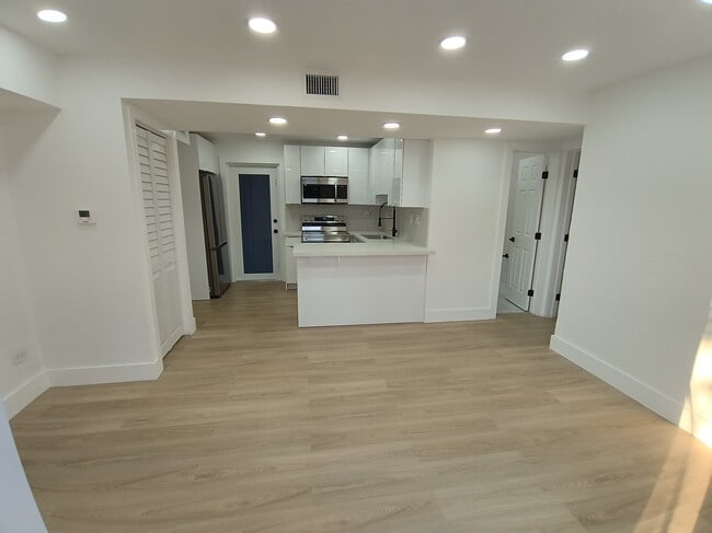 Photo - 15459 Hayes Ln