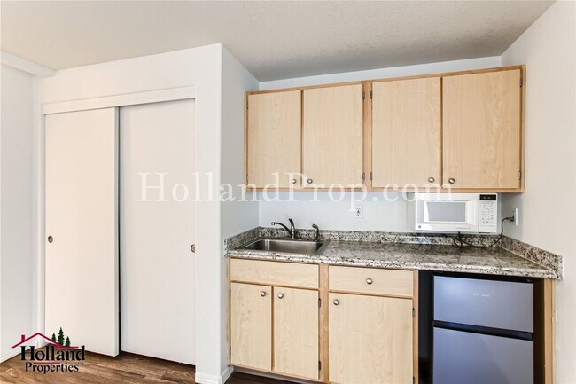 Photo - 159th 4223- GLPJ LLC Unit A