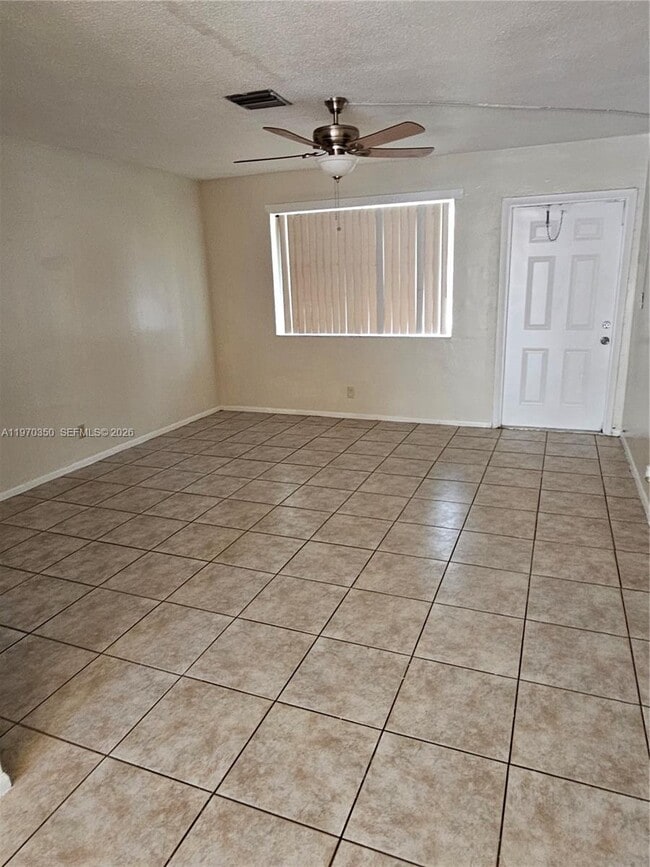 Photo - 5820 NW 19th St Unidad B