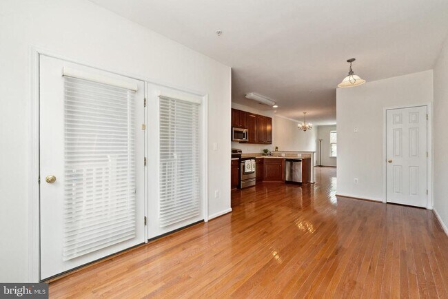 Photo - 17 S Exeter St