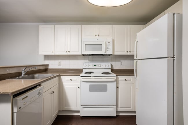 Building Photo - 95 W Squantum St Unit 311