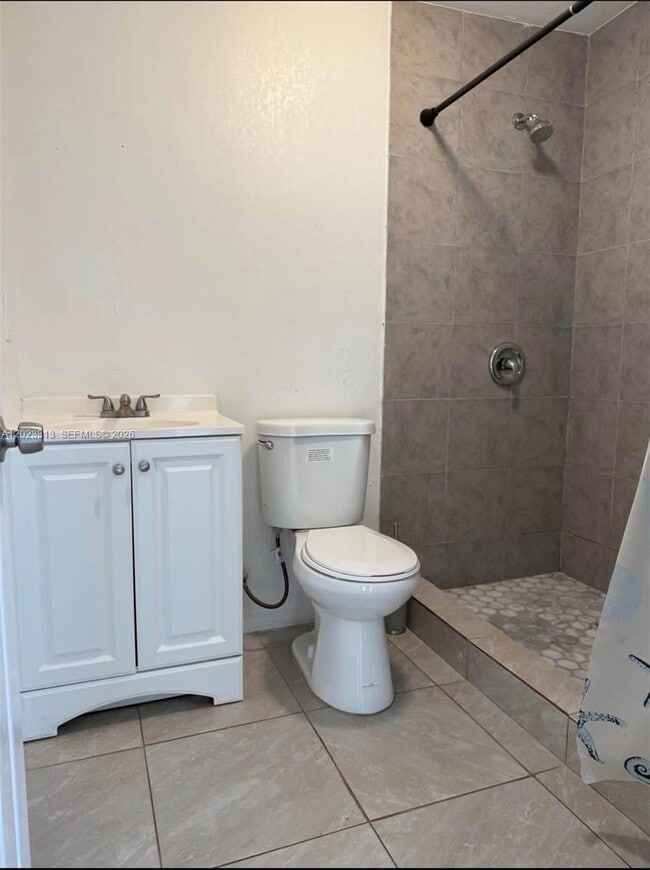 Photo - 1360 NW 9th St Unit 1
