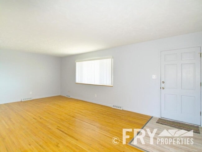 Photo - Bright, Clean Ranch Home in Sherrelwood