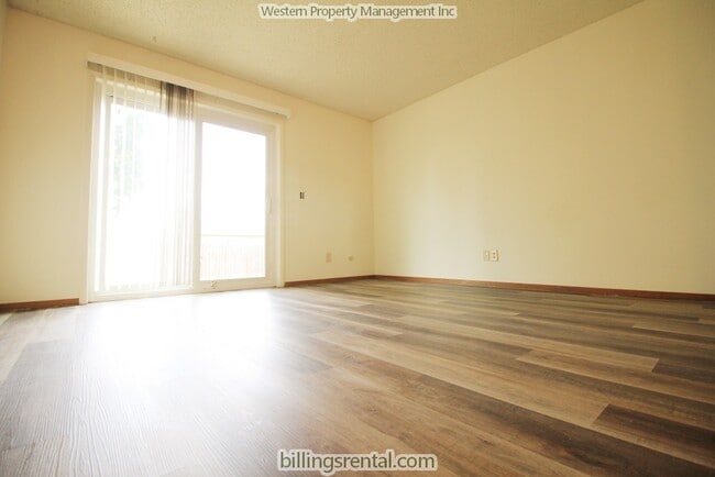 Living Room - 3321 Central Ave Unit #6