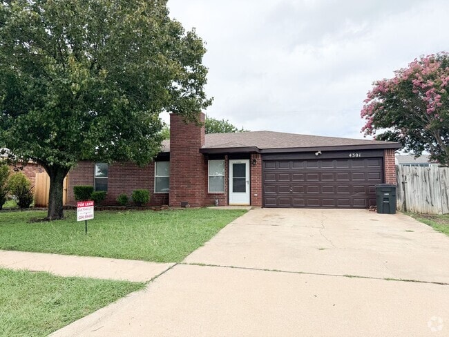 Building Photo - Available NOW!!!! Beautiful 1 story, 4 bed... Rental