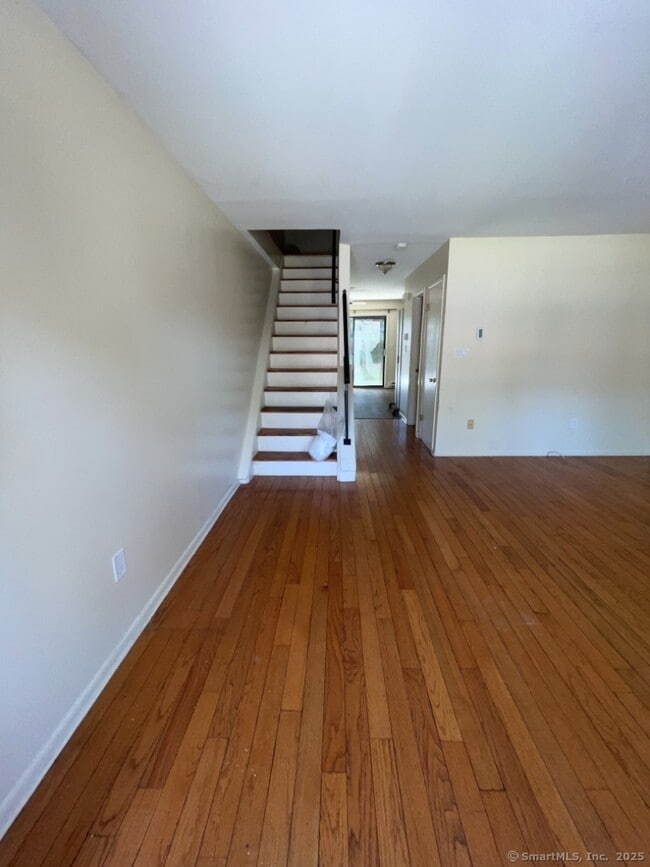 Photo - 7 Eden Dr Unit APT 9