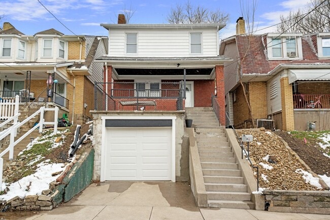 Photo - Stunning 4 bedroom home in Brookline available now!