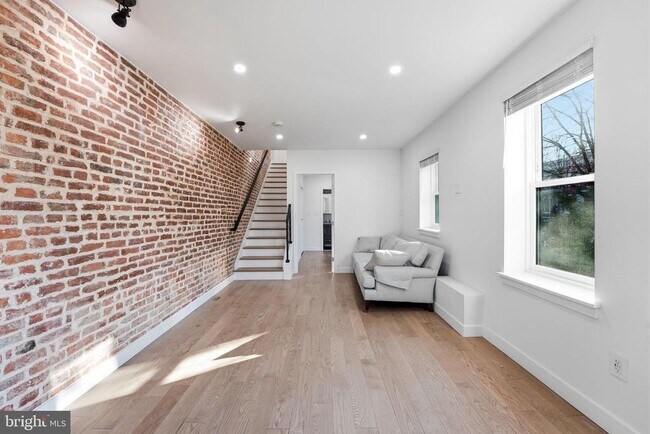 Photo - 718 Rhode Island Ave NW