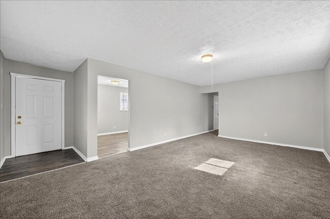 Photo - 3319 N Hawthorne Ln