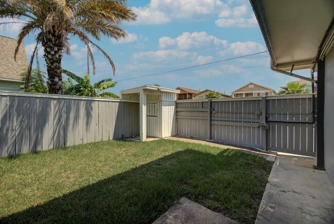 Building Photo - 2128 59th St