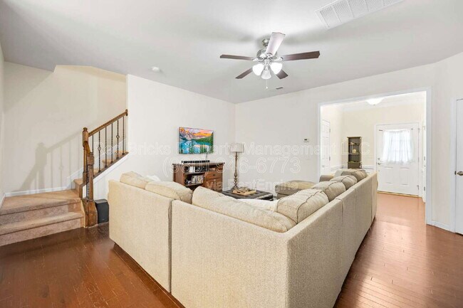 Photo - 2452 Royal York Ave