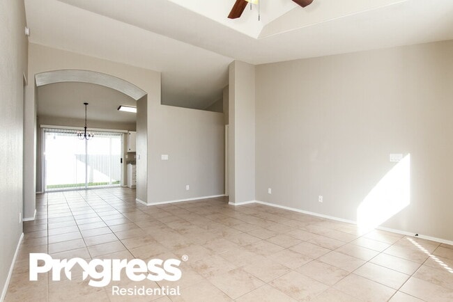 Photo - 818 E Audrey Ln