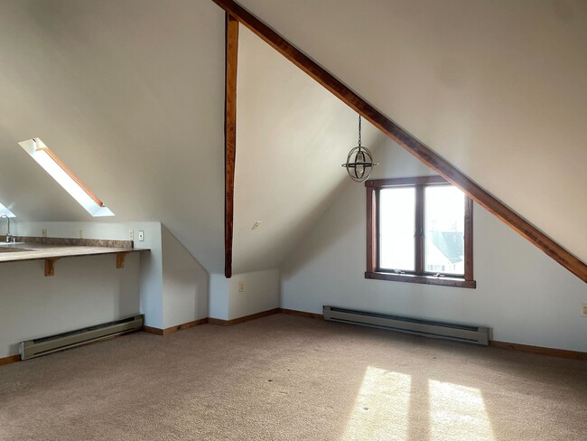 Photo - 156 Fair St Unit 3