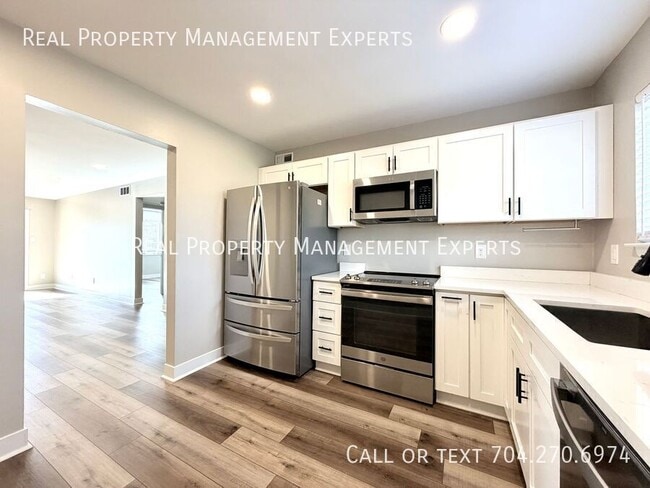 Building Photo - 3021 Heathstead Place Unit APT B