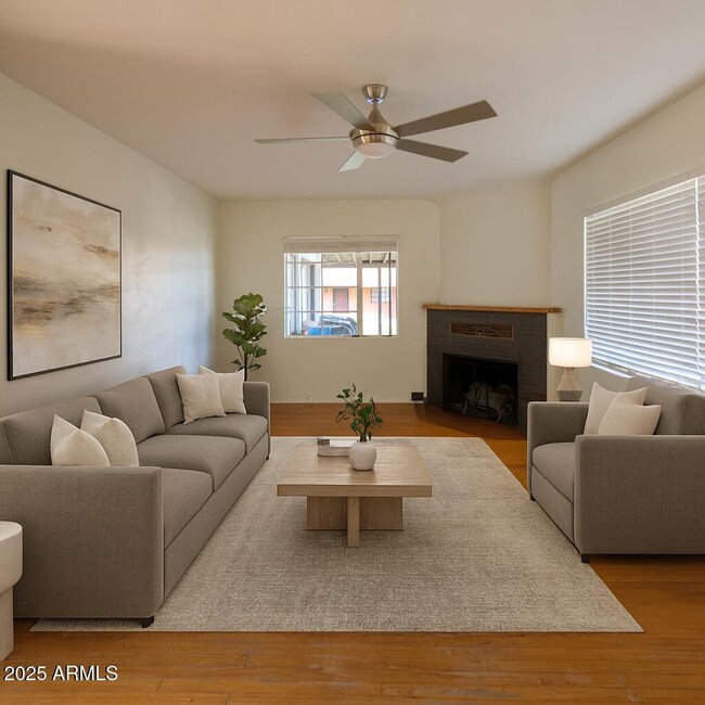 Photo - 5109 E Oak St