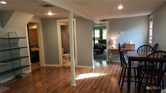 Building Photo - 1601 Post Rd Rental