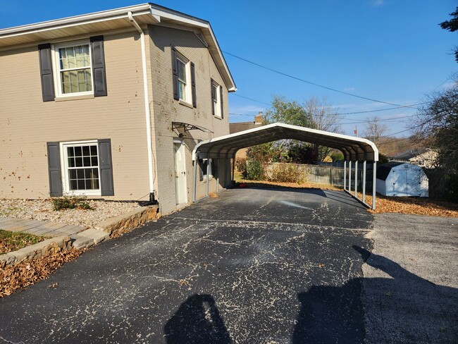 Photo - 104 Linwood Dr Unit 1