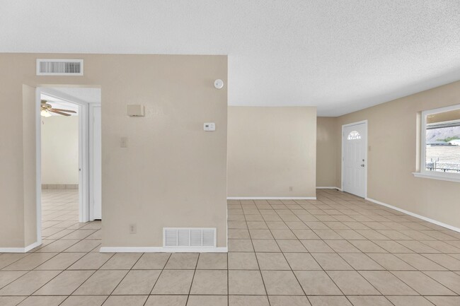 Photo - 3300 Hayes Ave