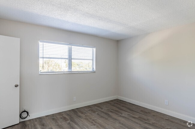 1 BR, 1 BA
