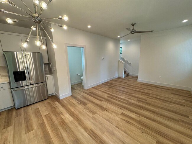 Photo - 1133 Walton Ln