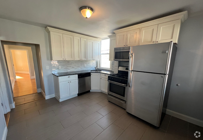 Building Photo - 28 Chelsea St Unit 3 BED East Boston Rental