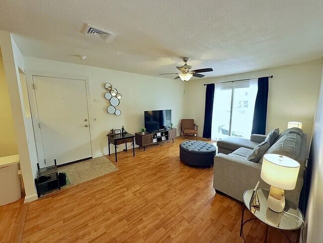 Photo - 176 Maple Ave Unit 7-21