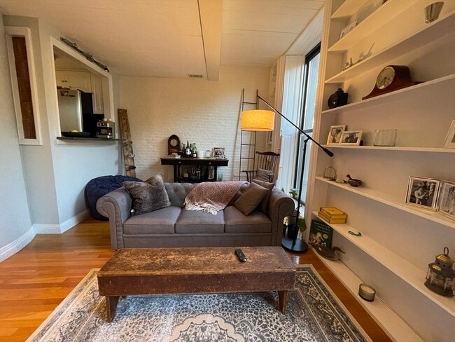 Photo - 124 Beacon St Unit 3F