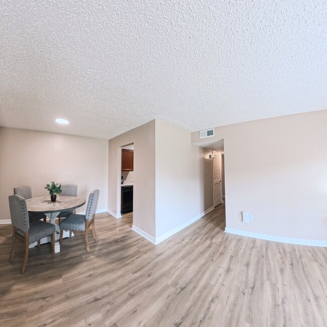 Photo - Summerwind Apartments