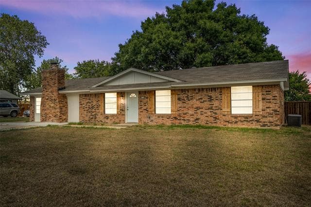 Photo - 810 S Western Hls Dr House