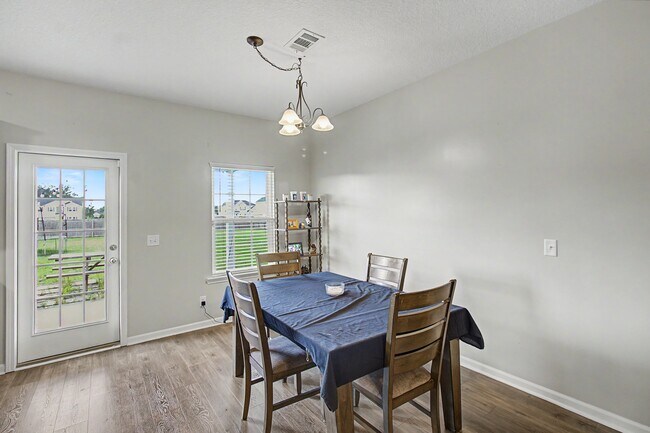 Photo - 88 Whippoorwill Wy NE