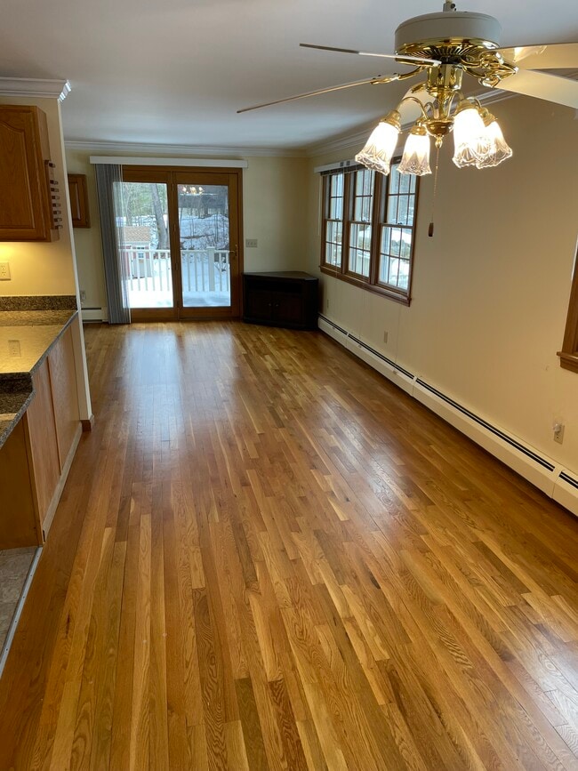 Building Photo - 123 Riverlin St Unit 123A