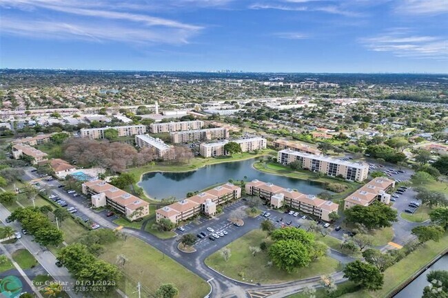 Building Photo - 7860 NW 50th St Unit 307 Rental