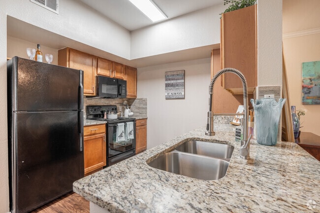 1BR, 1BA - 852SF - Kitchen