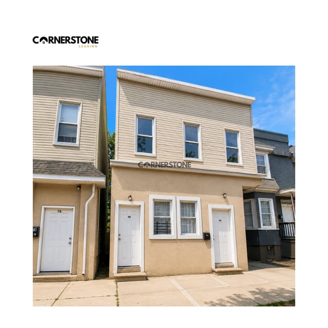 Building Photo - 7-9 N Straight St Unit 9B