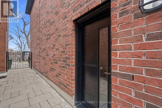 Photo - 64 Four Oaks Gate