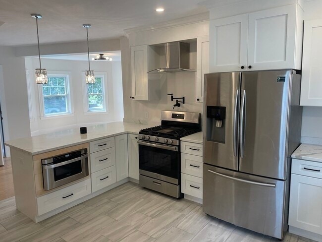 Photo - 202 Robbins St