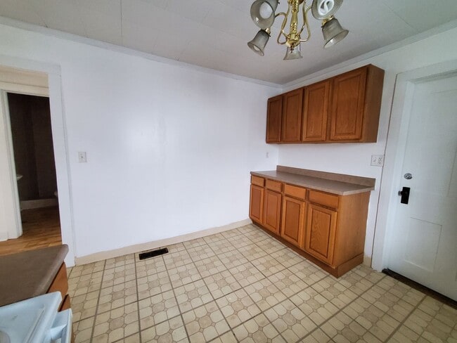 Photo - 203 Meridith St