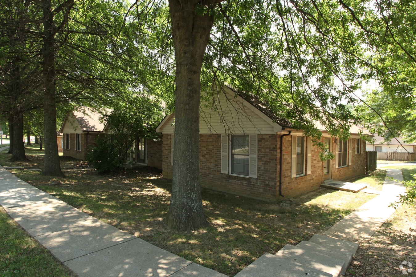 Squire Lake Townhomes - Squire Lake Townhomes