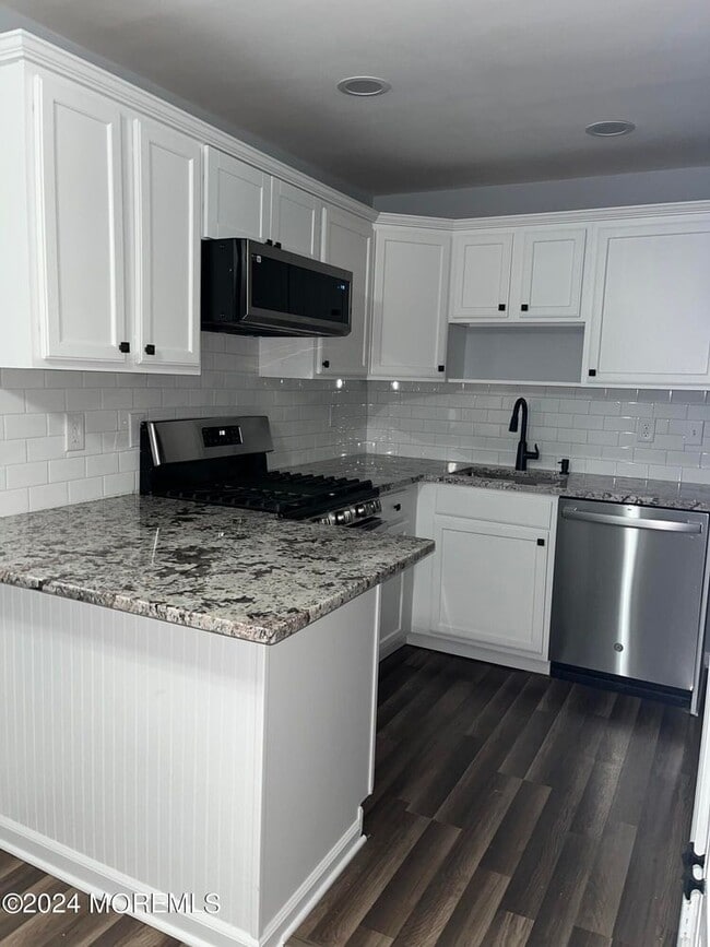 Building Photo - 186 Ocean Ave Unit B-B Rental