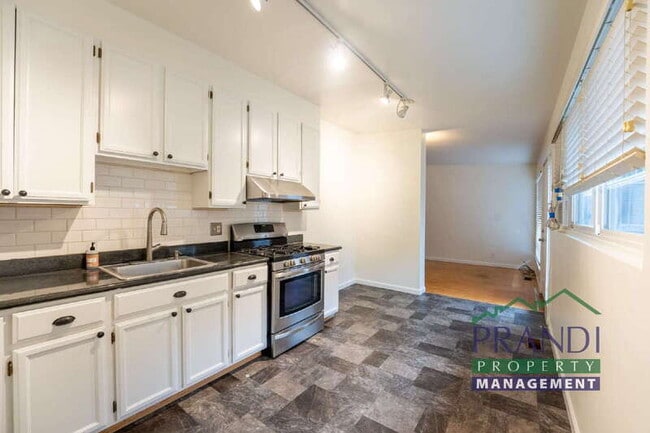 Photo - 2074 5th Avenue