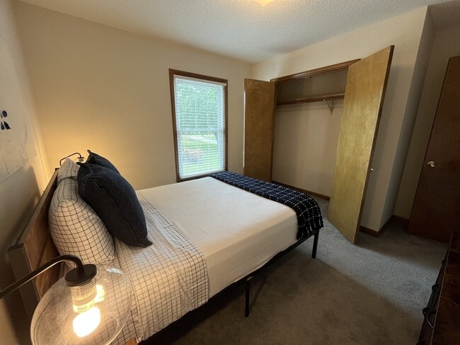 Photo - 49 Bay Springs Ct