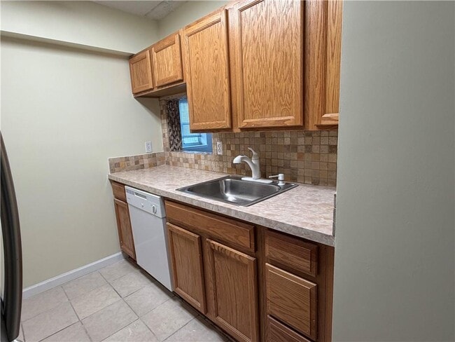 Photo - 79-14 Rockaway Beach Blvd Unidad 7C